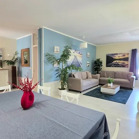 Villa Roy Beachfront *